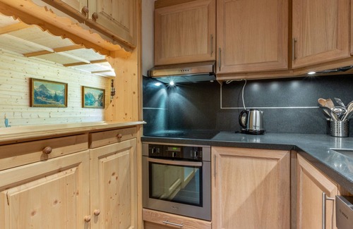 Val-d'Isere Apartment | Spacious High-Standard Apartment with WiFi, Parking, South-Facing Balcony Near Slopes