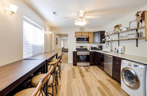 Hildale House | Spacious Hildale House w/Large Deck!