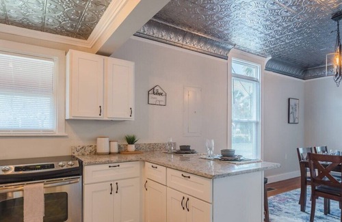 Orange City House | Spacious Historic Gem w/ 5 Beds!