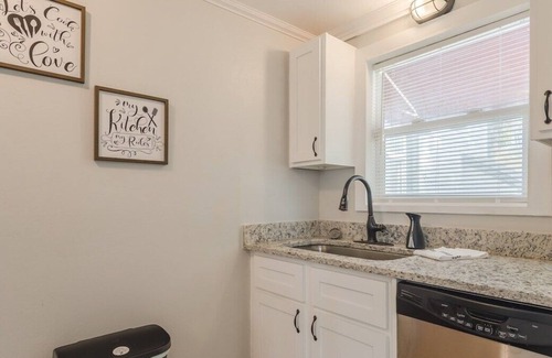 Orange City House | Spacious Historic Gem w/ 5 Beds!