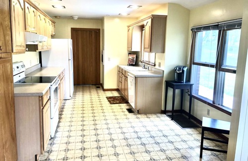 Grissom - Highland House | Spacious Hokie Home Game Day Parking for 6/Game Day Parking Spot Close To Campus