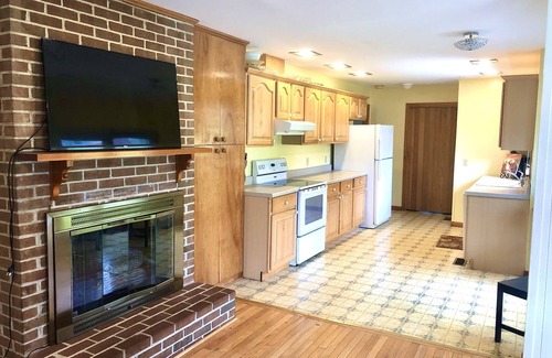 Grissom - Highland House | Spacious Hokie Home Game Day Parking for 6/Game Day Parking Spot Close To Campus