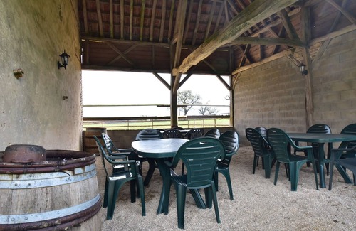 Sormery House | Spacious holiday home in Sormery with pool