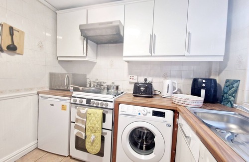 Bootle Apartment | Spacious Home, 15 drive to Liverpool City Centre