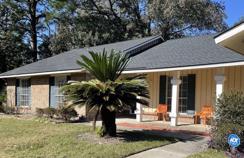 Savannah House | Spacious home 15 minutes from downtown shopping, dining waterfront entertainment