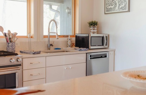 Michiana House | Spacious Home, 350 FT From Stop 42 Beach!