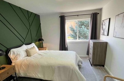 Billings House | Spacious Home Away from Home