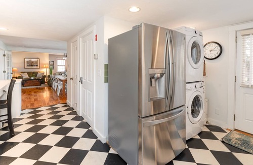 East Dennis House | *Spacious Home * Heated Pool ~ Near Bay Beaches *