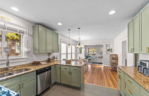 Skyland House | Spacious Home in North Denver near City Park & Zoo