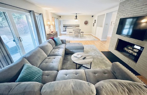 Winchester House | Spacious home, near medical center, Winchester