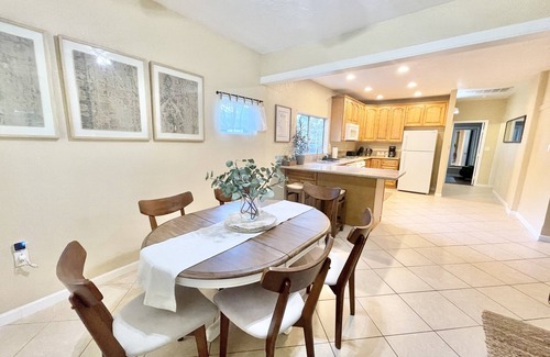 Southeastern Sacramento House | Spacious home near UC Davis med Midtown & Cal Expo