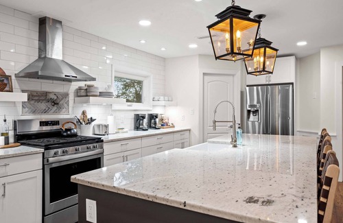 Williamstown House | Spacious Home Near Ark, Perfect for 12 Guests