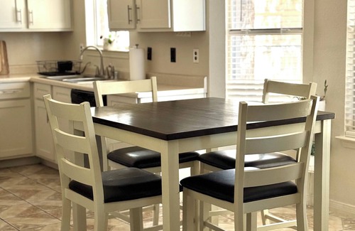 Biggs Field House | Spacious home on a cul-de-sac in East El Paso. Located near Loop #375.