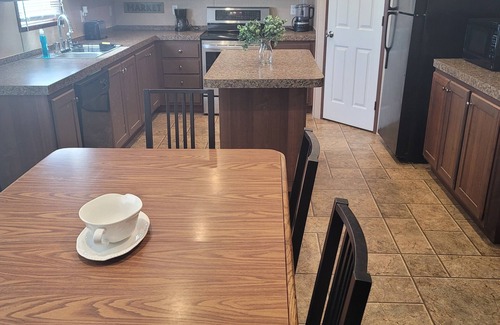 Lake Charles House | Spacious home on dead end culdesac in quiet country community