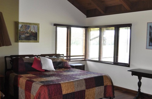 Forks House | Spacious Home on the Bogachiel River, Easy Access to Olympics