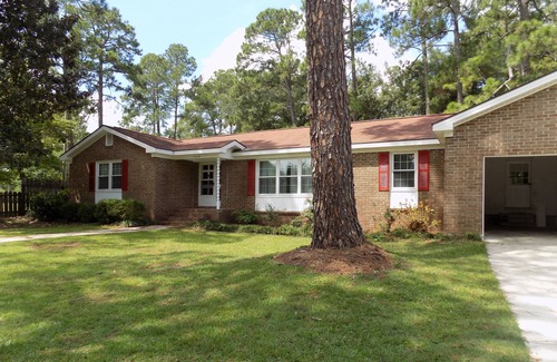 Perry House | Spacious home Sleeps 12! - 7 min to GA Nat. Fairgrounds & 30 mins to RAFB