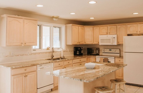 Dennis House | Spacious home - Sleeps 15 -Steps to a Private Beach