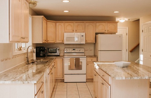 Dennis House | Spacious home - Sleeps 15 -Steps to a Private Beach