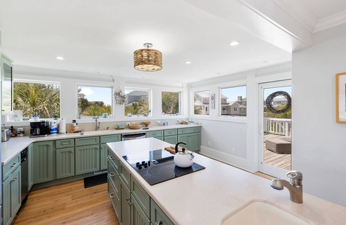 Bald Head Island House | Spacious Home with Ocean Views from Primary Suite, 4BR, 3BA, SB location