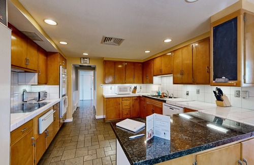 Broadmoor House | Spacious home with great views, patio & game room - nestled in the moutain