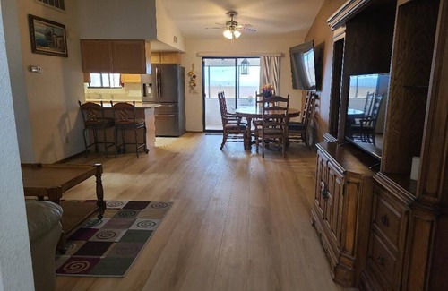 Lake Havasu City House | Spacious home touting two 2-bedroom suites, delightful Arizona room, Lake Havasu