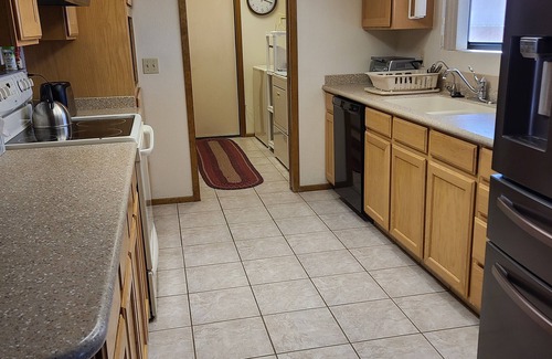 Lake Havasu City House | Spacious home touting two 2-bedroom suites, delightful Arizona room, Lake Havasu