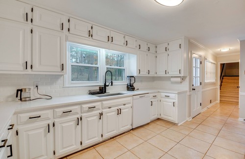 Marietta House | Spacious Home w/Deck in Marietta!