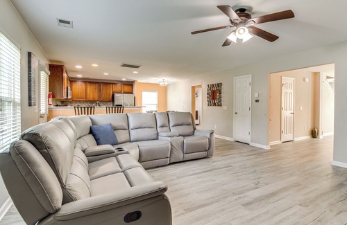 Pooler House | Spacious Home w/Screened Patio in Pooler!