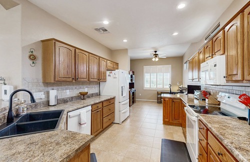 Rancho Vistoso House | Spacious home with access to shared pool/hot tub, sport courts, game room, & gym