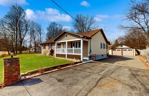 Jefferson Heights House | Spacious home with enormous yard & firepit - near trails, village center