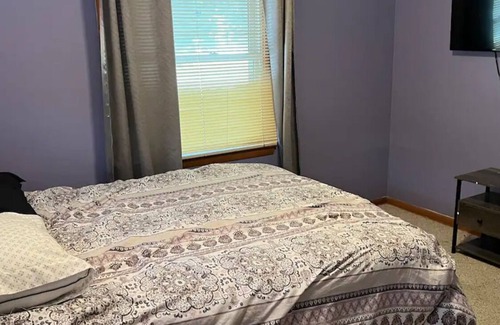 Brown Deer House | Spacious Home with Finished Basement