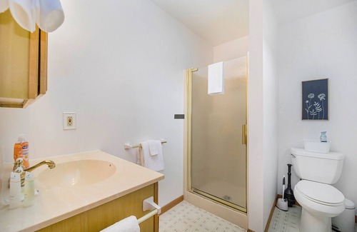 Bay Harbor House | Spacious home with fireplace, full kitchen, central AC, & washer/dryer