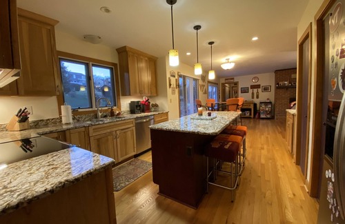Blacksburg House | Spacious Home with Mountain Views - only 1.7 Miles from Campus