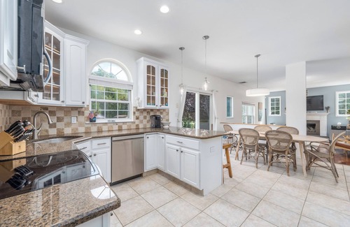 Southold House | Spacious Home with Pool in Southold