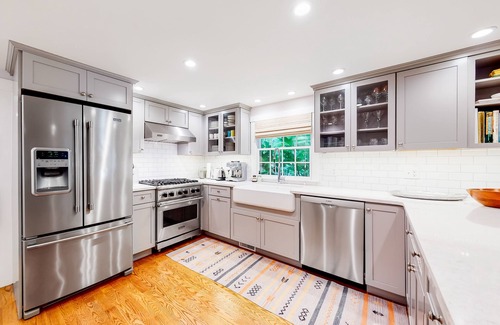 Vineyard Haven House | Spacious Home with Beautiful Yard, Deck, Free WiFi, W/D, & Outdoor Shower