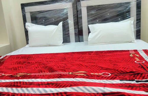 Varanasi Hotel | Spacious hotel in delightful Varanasi with fitness room, WiFi, AC