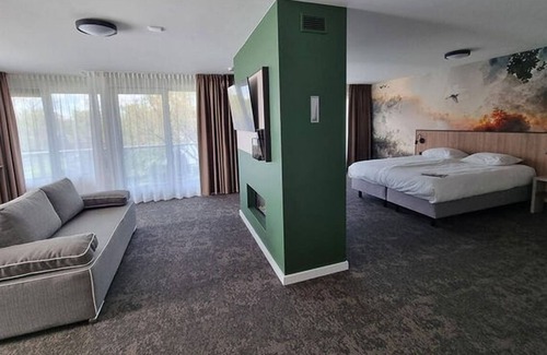 Roden Hotel | Spacious Hotel Suite Near Havezate Mensinge Museum
