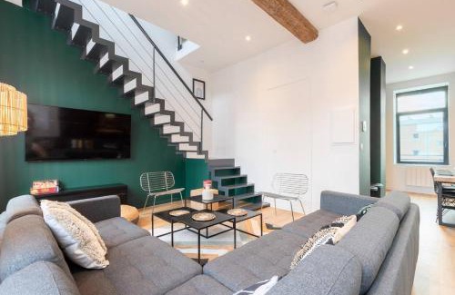 Roubaix House | Spacious house 11 bedrooms 8 bathrooms 22 people.