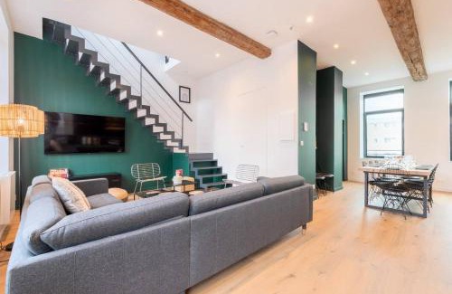 Roubaix House | Spacious house 11 bedrooms 8 bathrooms 22 people.