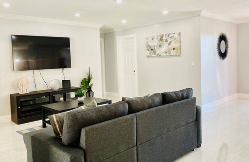 Margate House | Spacious house, beautiful social amenities
