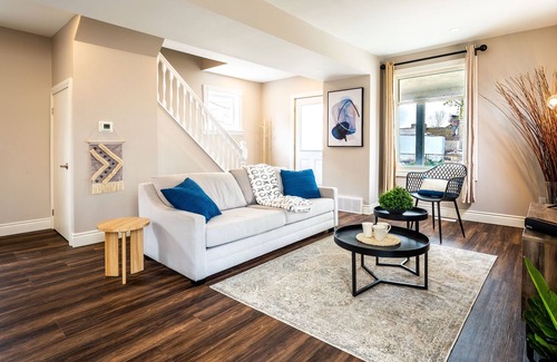 Stratford House | Spacious House Close to Festival Sleeps 6 and Comes With Free Parking