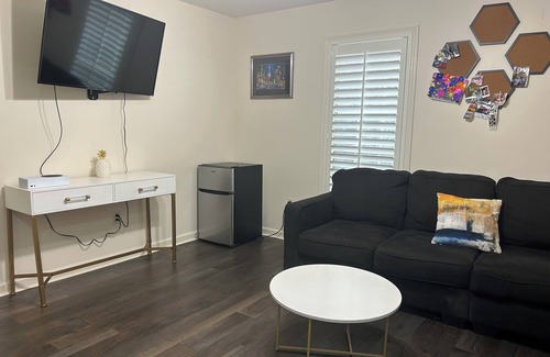 Twelve Oaks House | Spacious house for 8 adults and 4 kids in Oxford, MS - 3 mi from Ole Miss