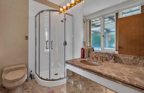 Oakridge House | Spacious House for Big Group