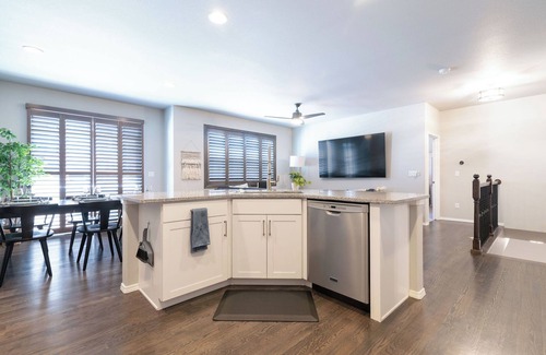 Monument House | Spacious house in Monument, Mountain Views, close to USAF Academy, Nature!