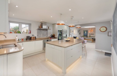 Cheddar House | Spacious House in the Heart of Cheddar