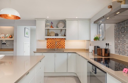 Cheddar House | Spacious House in the Heart of Cheddar