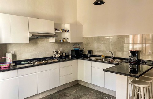 Reforma House | Spacious house w/parking only 7 min to downtown!