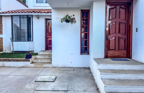 Reforma House | Spacious house w/parking only 7 min to downtown!