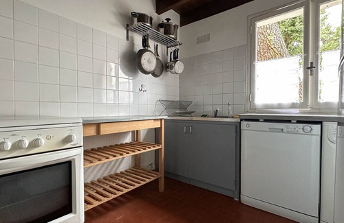 La Palmyre House | Spacious house near the sea with parking, 10 pers