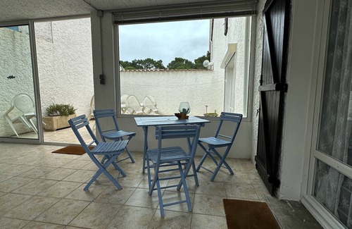 La Palmyre House | Spacious house near the sea with parking, 10 pers